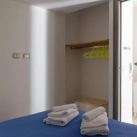 Casa Dei Lecci - קאלה גונונה