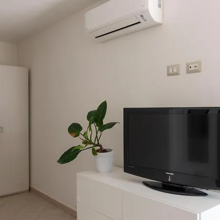 Casa Dei Lecci - קאלה גונונה