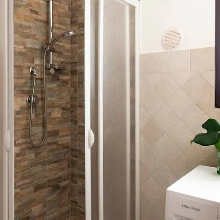 Casa Dei Lecci - דירה