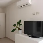 Casa Dei Lecci - كالا غونوني